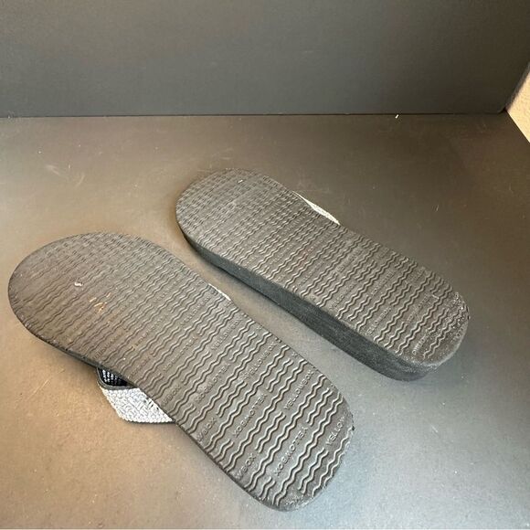 Yellowbox Black Crystal Strap Flip Flops Size 9.5 - Picture 7 of 7